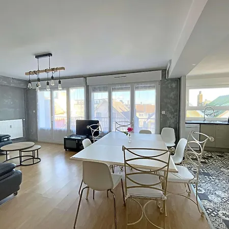 Spacieux Au Cœur De Berck-plage Avec Balcon Et Parking - Fr-1-646-82 *