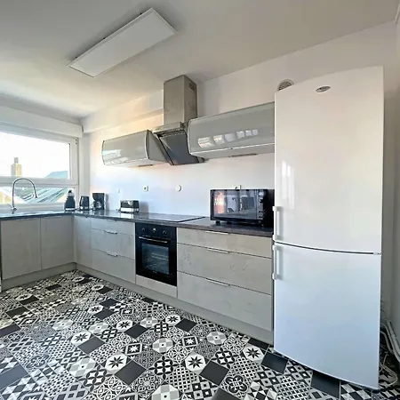 Spacieux Au Cœur De Berck-plage Avec Balcon Et Parking - Fr-1-646-82 * Berck